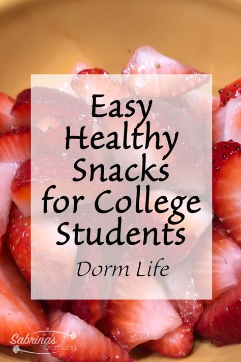 Simple College Lunch Ideas, Healthy College Dorm Snacks, Dorm Room Healthy Eating, Easy Healthy Snacks For College Students, Snack Ideas College Students, Healthy Foods For College Students Dorm Room, Healthy Exam Snacks, Healthy Dorm Room Snacks, Best College Snacks