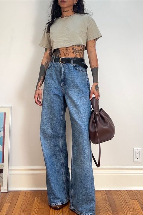 Edgy Hourglass Outfits, Bisexual Summer Outfits, Bisexual Outfits Aesthetic, Thrifting Aesthetic Outfits, Bisexual Aesthetic Outfit, Bisexual Outfits Style, Dinner Outfit Summer, Women's Street Style, Mia 3