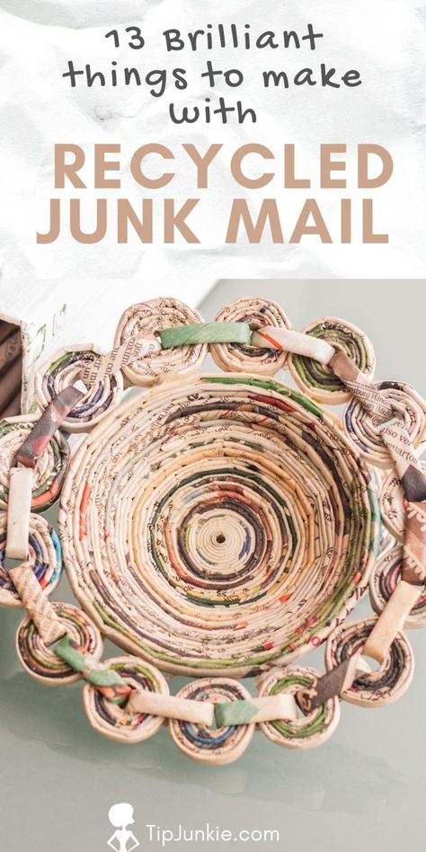 Uses For Old Magazines, Junk Mail Crafts, Upcycled Paper Crafts, Magazine Recycle Projects, Junk Art Ideas Recycling, Recycled Art Projects Upcycling, Diy Halloween Labels, Upcycle Junk, Mail Craft