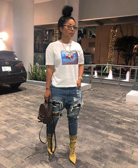 Pin: monae_xo Mina Monroe, Dope Outfits, Outfits Casuales, Fashion Killa, Cute Fits, Bentley, Look Fashion, Ripped Jeans, No. 2