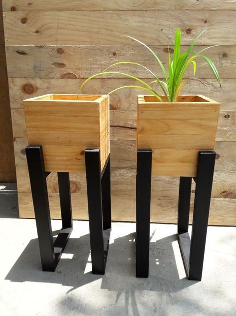 Woodworking Design, Deco Champetre, Equestrian Chic, House Plants Decor, Wooden Planters, Wood Crafts Diy, Wood Planters, Design Wood, Wooden Projects