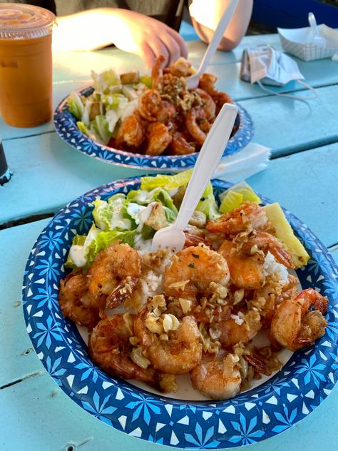 Tropical Island Aesthetic Food, Hawaiian Food Photography, Hawaii Astethic Food, Hawaii Shrimp, Hawaii Life Aesthetic Food, Hawaiian Food Truck, Hawaiian Food Truck Aesthetic, Honolulu Food, Hawaii Aesthetic Food