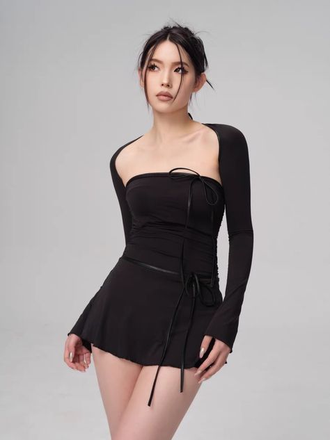 Pretty Outfits Black, Black Coquette Outfit, Coquette Mini Skirt, Black Coquette, White Coquette, Mini Skirt Outfit, Dress Ribbon, Coquette Outfit, Ribbon Style