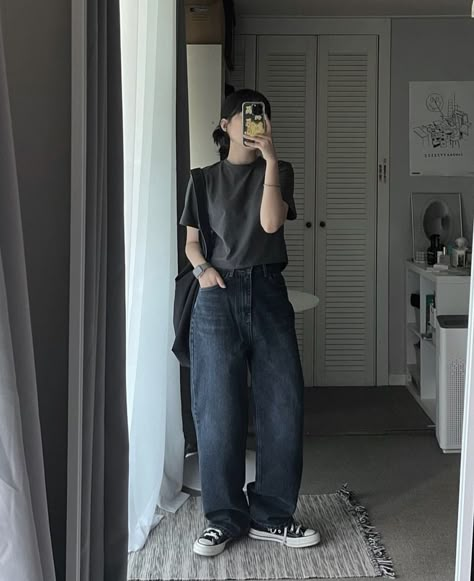 Vietnamese Street Fashion, Tomboy Fashion Summer, Boyish Outfits, Simple Casual Outfits, Korean Casual Outfits, Casual Day Outfits, Stylish Work Outfits, Day Outfits, Casual Style Outfits