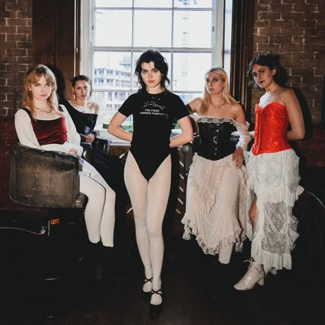 The Runways Band, The Last Dinner Party Band Outfits, Tldp Concert Outfits, The Last Dinner Party Concert Outfits, Abigail Morris The Last Dinner Party, The Last Dinner Party Band Aesthetic, The Last Dinner Party Band, The Last Dinner Party, Dinner Party Outfit