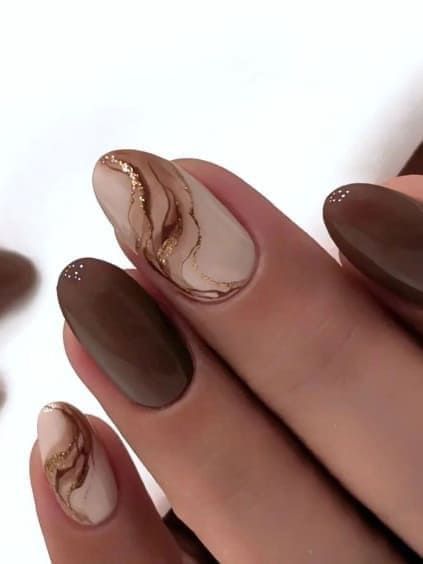 Autumn Biab Nails Square, Nails Inspo For Fall, Brown Marble Nails With Gold Flakes, French Nails Fall Colors, November Nails Oval, Cute Nails For November, Dark Engagement Nails, Nails Inspiration Herbst, Brown Inspo Nails