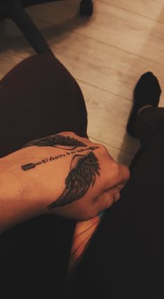 Natur Tattoo Arm, Wing Tattoo Men, Small Back Tattoos, Forearm Band Tattoos, Hand And Finger Tattoos, Band Tattoo Designs, Cool Forearm Tattoos, Cool Chest Tattoos, Half Sleeve Tattoos For Guys