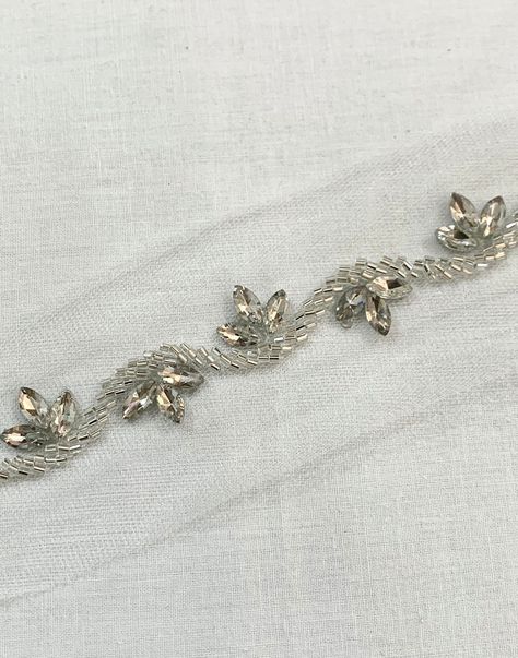 embroidery ideas Crystal Work Embroidery, Silver Embroidery Work, Pola Payet, Motif Payet, Juliet Rose, Bridal Trim, Embroidery Fashion Detail, Simple Hand Embroidery Patterns, Hand Beaded Embroidery