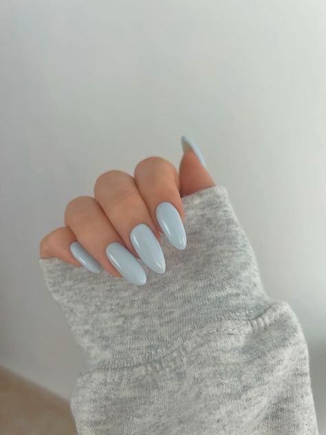 Light Blue And Gray Nails, Winter Nails Ice Blue, Cloud Blue Nails, Garba Nails, Light Blue Almond Acrylic Nails, Icy Blue Nails Winter, Blue Manicure Ideas, Ice Blue Nails Winter, Pale Blue Nails