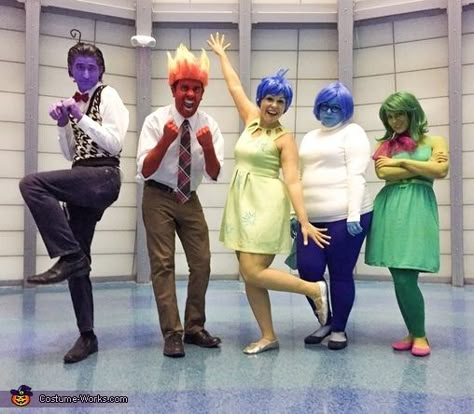 Disfraz Up, Inside Out Halloween, Disney Family Costumes, 2 Halloween Costumes, Inside Out Costume, Teacher Costumes, Costume Works, Fantasia Disney, Book Week Costume