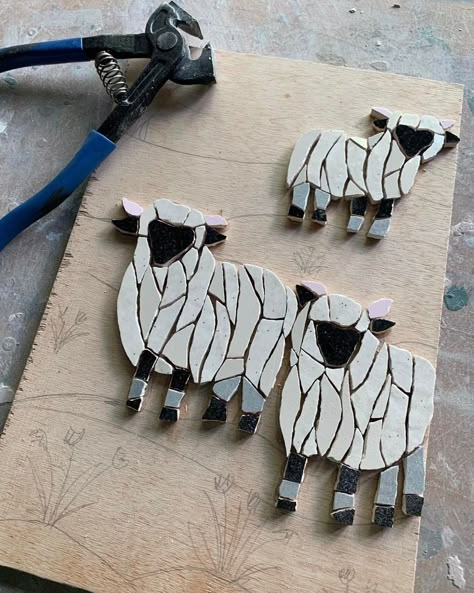 Felicity Ball Mosaics | Work in progress - a flock of sheep is emerging! 🐑🐑🐑 #homedecorideas #artforsale #originalartwork #artlife #interiordesignideas… | Instagram Stained Glass Sheep, Mosiacs Projects Diy, Mosaic Diy Beginner, Mosaic Projects Ideas, Diy Mosaic Ideas, Easy Mosaic Patterns, Mosaic Artwork Ideas, Beginner Mosaic, Cross Mosaic