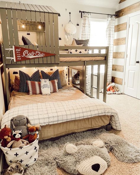 Room With Bunk Beds, Bunk Beds For Boys Room, Shared Boys Rooms, Bunk Bed Room, Bunk Bed Rooms, Kid Bedrooms, Home Decor Ideas Bedroom, Bed Bunk, Boys Shared Bedroom