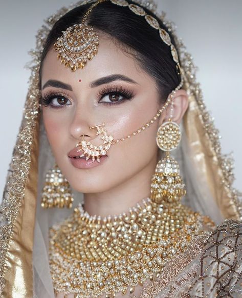 Desi Bridal Makeup, Indian Makeup Looks, Pakistani Makeup, Indian Wedding Makeup, Indian Bride Makeup, Bridal Jewellery Inspiration, Pakistani Bridal Makeup, Bridal Makeup Images, Desi Bride