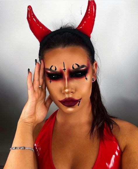 Devil Makeup Halloween, Crazy Halloween Makeup, Demon Makeup, Creepy Halloween Party, Devil Face, Devil Makeup, Holloween Makeup, Makeup Artistic, Halloween Bar