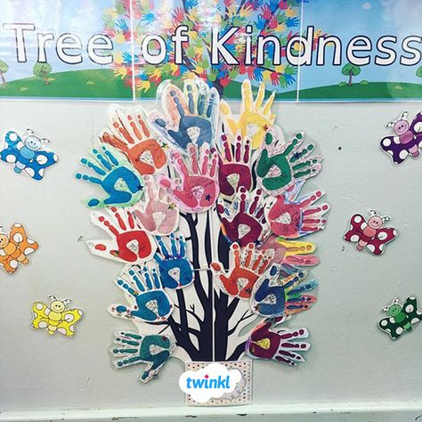 A picture of handprints Kindness Week Ideas, Kindness Display, Kids Art Display Board, Kindness Tree, Elsa Room, Kindness Classroom, Nurture Room, Tree Classroom, Friendship Week