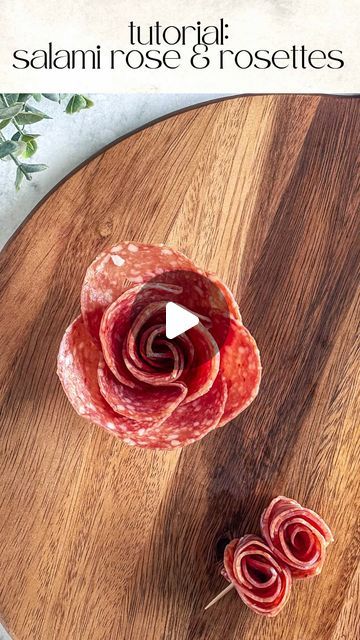 Food On Spoons Ideas, Charcuterie Board Ideas Salami Rose, How To Make A Salami Flower, Lazy Susan Food Ideas, Rose Shaped Salami, Salami Roses Charcuterie, How To Make A Flower Out Of Salami, Making Salami Roses, Salami Roll Up