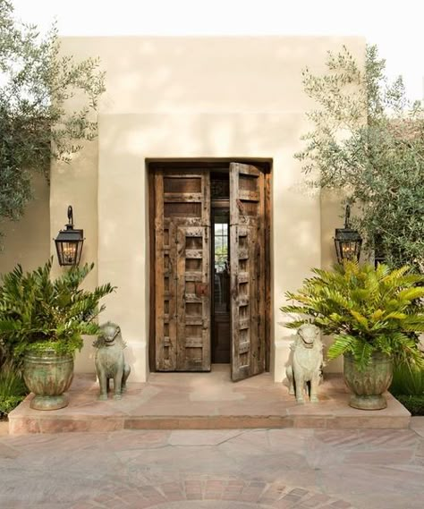 Beautiful Front Doors, Adobe House, Casas Coloniales, Spanish Style Homes, Desert Homes, Spanish House, Mediterranean Home, Mission Style, Spanish Style