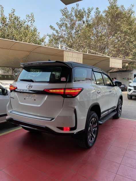 Toyota Fortuner Aesthetic, Toyota Fortuner White, Fortuner Legender Wallpaper, New Fortuner Car, Car Fortuner, Toyota Fortuner Legender, Fortuner Legender, Toyota New Car, Fortuner Car