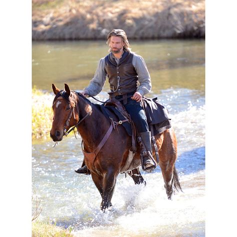 hell-on-wheels-season-3-02 Cullen Bohannon, Anson Mount, Into The West, Hell On Wheels, Western Movies, Story Inspiration, Old West, Wild West, Season 3