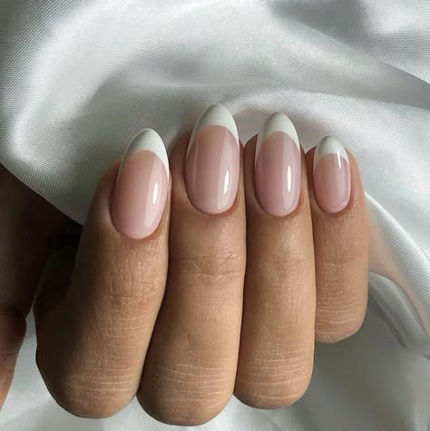 French Nails Ideas Oval, French Nails Acrylic Oval, Oval French Tip Acrylic Nails, French Tip Round Nails Acrylics, Round Nail French Manicure, French On Oval Nails, White French Tip Round, Oval Acrylic Nails French Tip, French Manicure Designs Oval Nails