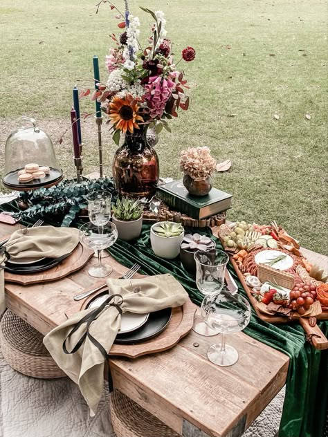 Jewel tone vintage picnic by @pinehurstpicnicco luxury curated picnics Catered Picnic, Picnic Decorations Ideas, Boho Table Set Up, Western Picnic Ideas, Luxury Picnic For Two, Styled Picnic, Picnic Tablescape, Luxury Picnic Setup For Two, Fall Luxury Picnic