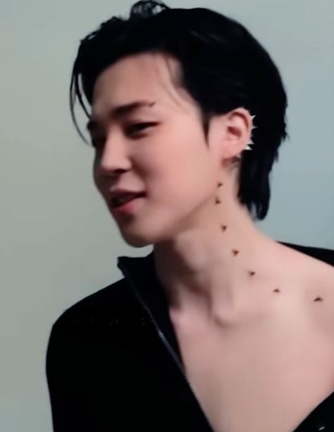 Felix Double Helix Piercing, Jimin Helix Piercing, Jimin Collar Bones, Jimin With Lip Piercing, Jimin Jewelry Aesthetic, Bts Pictures, Bts Jimin, Park Jimin, Bts