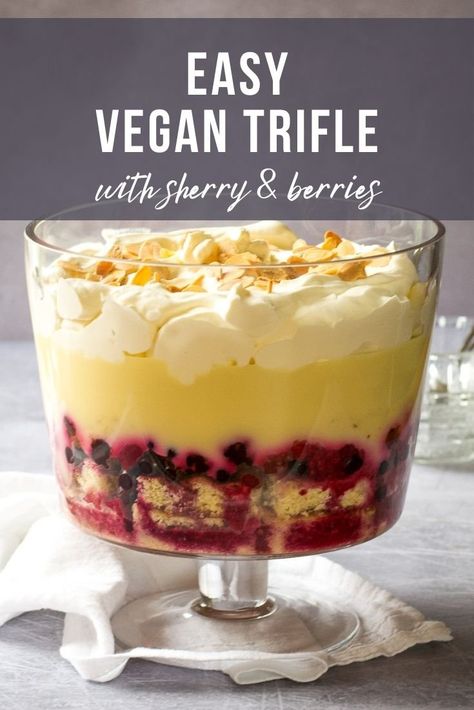 Vegan Pudding Desserts, Triffle Desserts Vegan, Dairy Free Trifle Recipes, Vegan Parfait Dessert, Vegan Christmas Trifle, Vegan Christmas Pudding, Vegan Xmas Dessert, Vegan Christmas Desserts Easy, Vegan Desserts Christmas