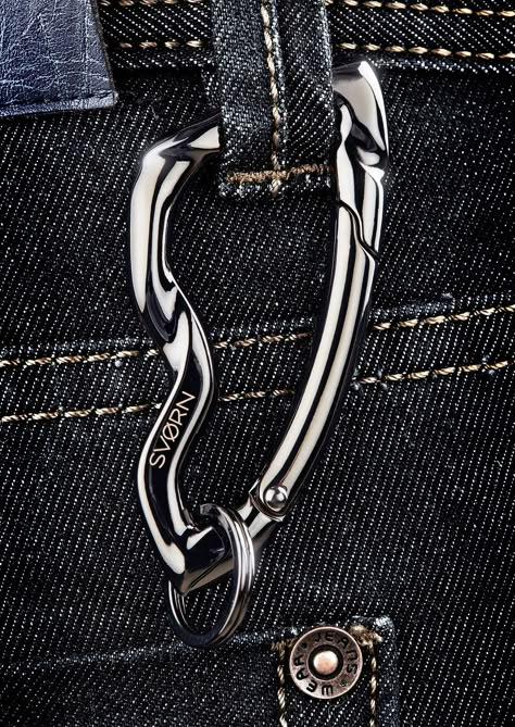 Arcus Carabiner on Behance Key Carabiner, Carabiner Keychain, Graphic Design Studio, Keychain Design, Craft Accessories, Wallet Chain, Graphic Design Posters, Eye Glasses, Key Holder