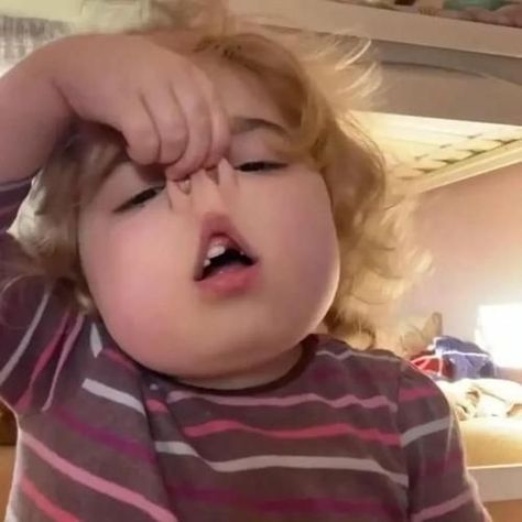 Funny Face Photo, Funny Dp, Kids Mood, Baby Memes, Reaction Face, Funny Profile, Funny Face, Funny Profile Pictures, Cartoon Jokes