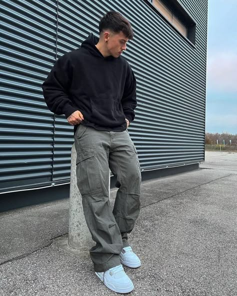 Mens Simple Streetwear, Cargo Streetwear Outfit Men, Winter Outfits Ideas Men, Male Aesthetic Outfit Streetwear, Streetwear Vintage Men, Oversized Streetwear Men, Basic Streetwear Outfit Men, Oversized Fits Men, Outfit Guys Aesthetic