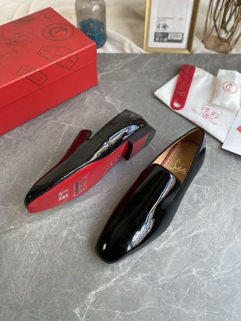 Loafers Men Aesthetic, Louboutin Shoes Mens, Louboutin Loafers, Men Aesthetic, Vintage Suits, Leather Shoes Men, Sneakers Men Fashion, Louboutin Shoes, Formal Shoes