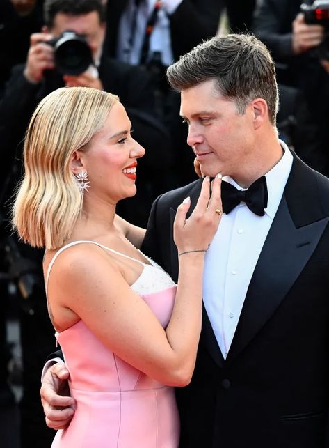 Colin Jost Reveals Why He Fell For Scarlett Johansson — And It Has To Do With Her Character | HuffPost Entertainment Colin Jost, Transformers 4, Her Personality, Beauty Foods, Night Live, Film Books, Saturday Night Live, Scarlett Johansson, Book Of Life