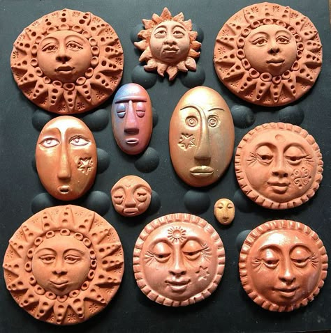 Terra cotta Faces, altered molded face, by Karen A. Scofield. Commercial Maureen Carlson push molds were used. Magic Sculpt, Polymer Clay Kunst, Spirit Art Dolls, Art Inspiration Ideas, Sculpture Art Clay, Art Faces, Clay Faces, Diy Ceramic, Spirit Dolls