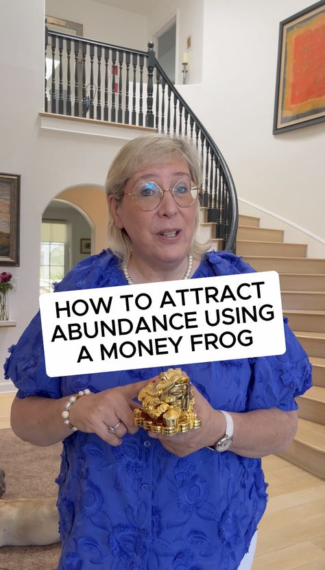 How to attract more abundance using a money frog in Feng Shui!🐸✨

#moneyfrog #fengshui #fengshuitips #fengshuihack #fengshuilifestyle #abundance Money Bowl Feng Shui, Feng Shui Frog, Feng Shui Wealth Corner, Money Corner, Feng Shui Money Frog, Money Frog, Feng Shui, How To Use, Astrology