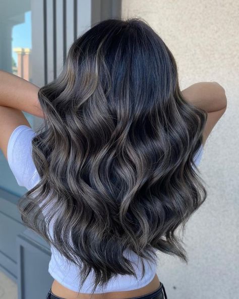 Ash Brown Highlights on Black Hair Black Hair With Brown Highlights, Highlights On Black Hair, Dark Black Hair, Long Hair Highlights, Highlights Ideas, Black Brown Hair, Balayage Blond, Black Hair Balayage, Dark Brunette Hair