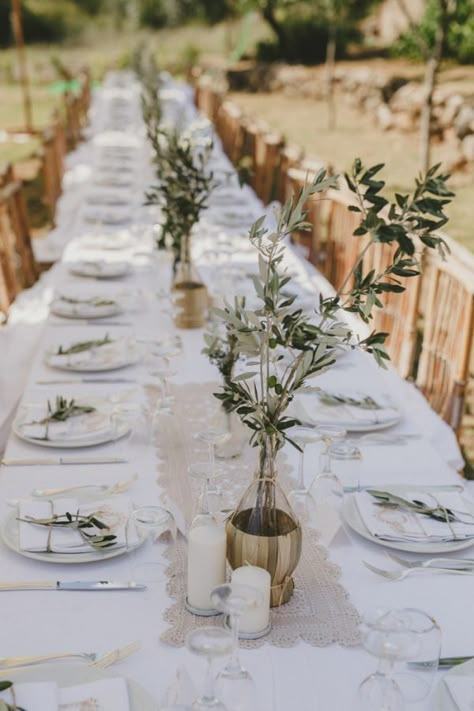 Rustic Italian Decor, Rustic Italian Wedding, Vintage Italian Wedding, Outdoor Dinner Party, Winter Wedding Table, Vintage Wedding Table, Olive Wedding, 21 Diner, Rustic Italian