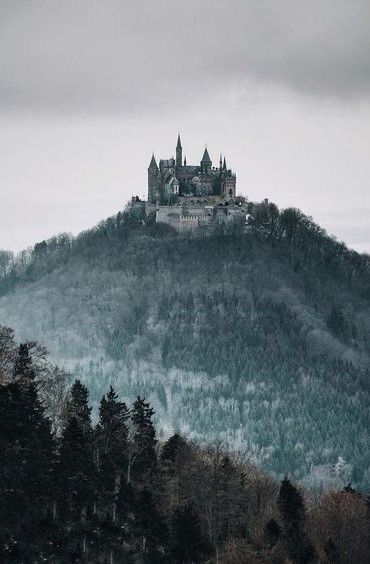 Medieval Aesthetic, Outdoor Photographer, Mobile Photo, I'm With The Band, Fantasy Aesthetic, A Castle, Story Inspiration, Narnia, Landscape Photos