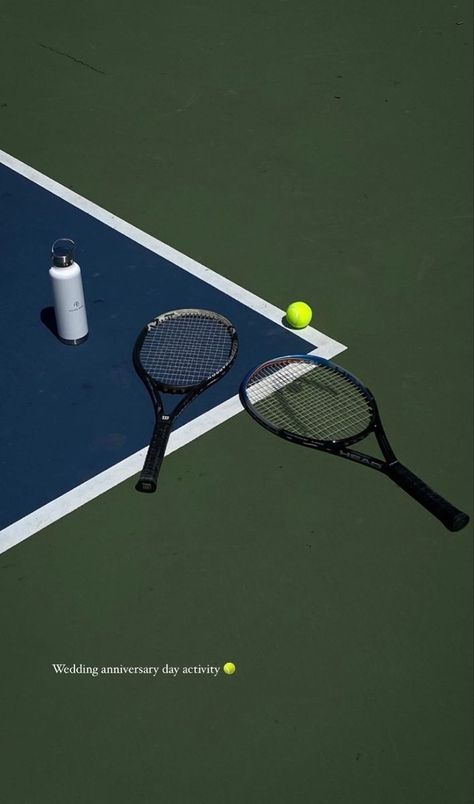 Tennis Tennis Asthetic Picture, Aesthetic Tennis Pictures, Tennis Instagram Story, Playing Tennis Aesthetic, Tennis Racket Aesthetic, Tenis Aesthetic, Mode Tennis, Tennis Lifestyle, Tennis Pictures