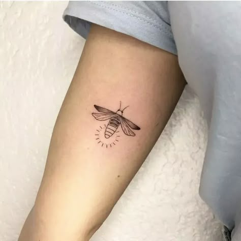 Fine Line Firefly Tattoo, Lightening Bug Tattoo Fireflies, Firefly Tattoo Fine Line, Fire Flies Tattoos, Minimalist Firefly Tattoo, Small Firefly Tattoo, Firefly Tattoo Simple, Lighting Bug Tattoo, Tattoo Firefly