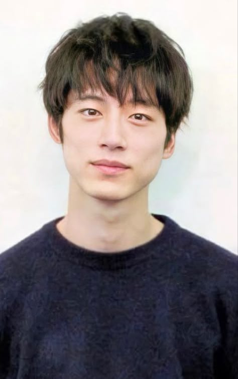 Mens Haircut Bangs, Japanese Haircuts, Loc Styles For Short Hair, Japanese Men Hairstyle, Asian Boy Haircuts, Men Afro, Japanese Haircut, Sakaguchi Kentaro, Asian Man Haircut