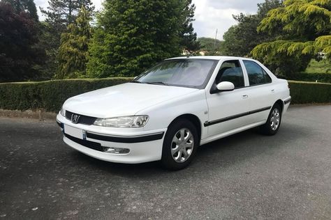 Cette Peugeot 406 diesel a servi de taxi entre 2002 et 2016. Elle roule toujours et a dépassé le million de kilomètres. Peugeot France, Peugeot 306, Peugeot 406, Citroen Ds, Peugeot, Nissan, Suv Car, Suv, Drive