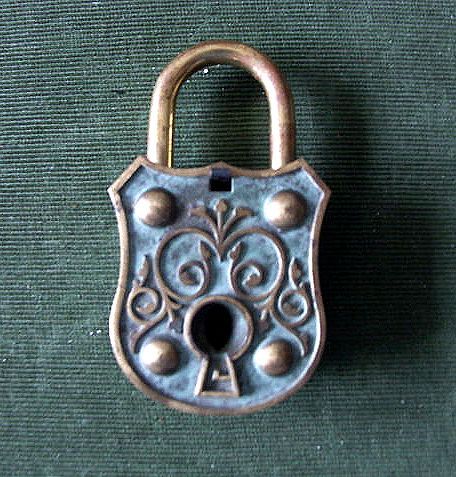 Lock Gcse, Lock Aesthetic, Knockturn Alley, Key Collection, Key Tattoos, Cupboard Door Knobs, Industrial Home Design, Under Lock And Key, Locks And Keys