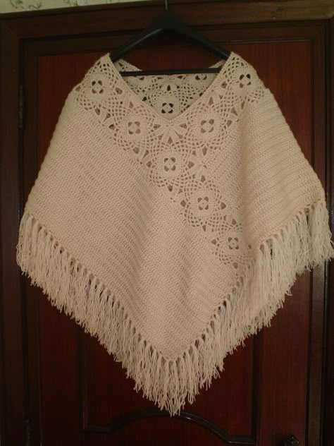 Crochet Poncho Free Pattern, شال كروشيه, Poncho Crochet, Poncho Shawl, Crochet Poncho Patterns, Poncho Pattern, Crochet Summer, Crochet Shawls, Crochet Poncho