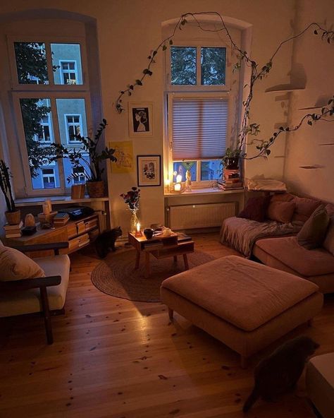 Aesthetic Apartment Ideas Modern, Dark Academia Apartment Decor, Cosy House Aesthetic, Uni House, Bar In Casa, Cosy House, Aesthetic Apartment, Apartment Decoration, Dream Apartment Decor