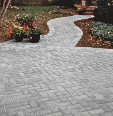 Paver Landscaping, Concrete Pavers Walkway, Concrete Backyard, Outdoors Aesthetic, Patio Stone, Garden Pavers, Patio Installation, Paver Designs, Walkway Landscaping