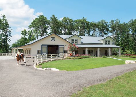 Morton Buildings horse barn with attached residence in Texas. Morton Building Homes, Barn With Living Quarters, Morton Building, Horse Barn Designs, Barn Apartment, Dream Horse Barns, Metal Building Home, Horse Barn Ideas, Auburn Alabama