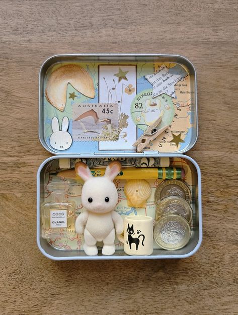 altoid wallet, altoid purse, sylvanian families, calico critters, collage, aesthetic, vintage stamps, miffy, stars Tin Wallet, Wallet Inspiration, Altoids Wallet, Mint Tin Crafts, Calico Critters Families, Tin Case, Altoid Tin, Altoids Tins, Shadow Sonic