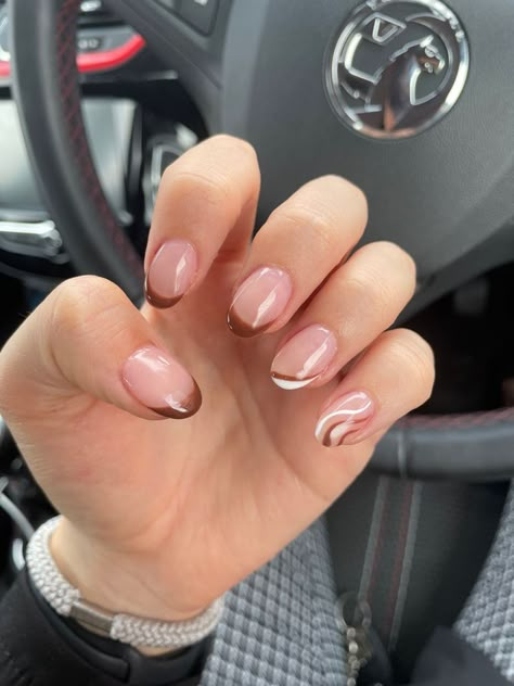 Brown And White Swirl Nails, Swirl Nails Almond, Almond Shaped Nails Acrylic, Nails Inspo 2023, White Swirl Nails, Autumn Nails Acrylic, Acrylic Nails Autumn, Nails Swirl, Cute Almond Nails