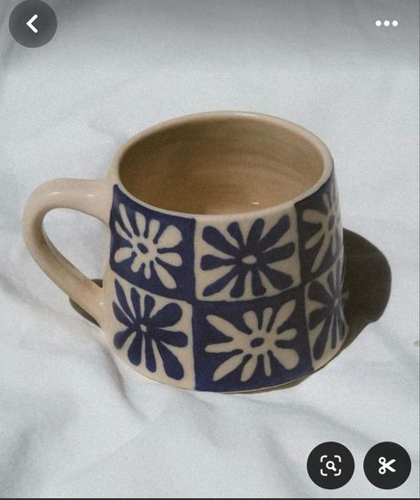 Diy Keramik, Ceramic Cafe, Diy Pottery Painting, Pottery Painting Designs, Tanah Liat, Keramik Design, Tassen Design, Painted Mugs, Pottery Crafts