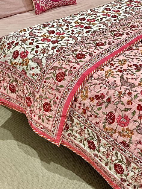 Brown Quilts, Bedspread Quilt, Mandala Bedding, Kantha Cushions, Cushion Embroidery, Mandala Pillows, Handmade Bed, Bed Spread, Quilt Comforter